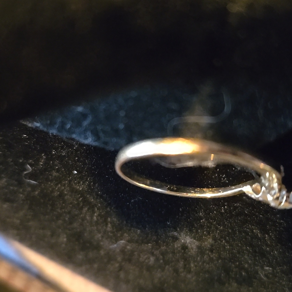 Vintage Sweet Diamond 14K YG Ring, 7.5 - Picture 5 of 6